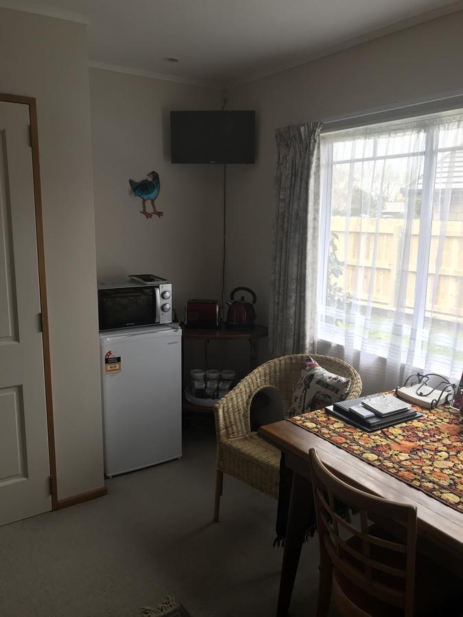 Pukeko Lodge Bnb 뉴플리머스 외부 사진